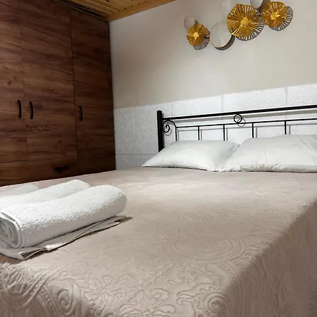 Apartament Sykia Home *